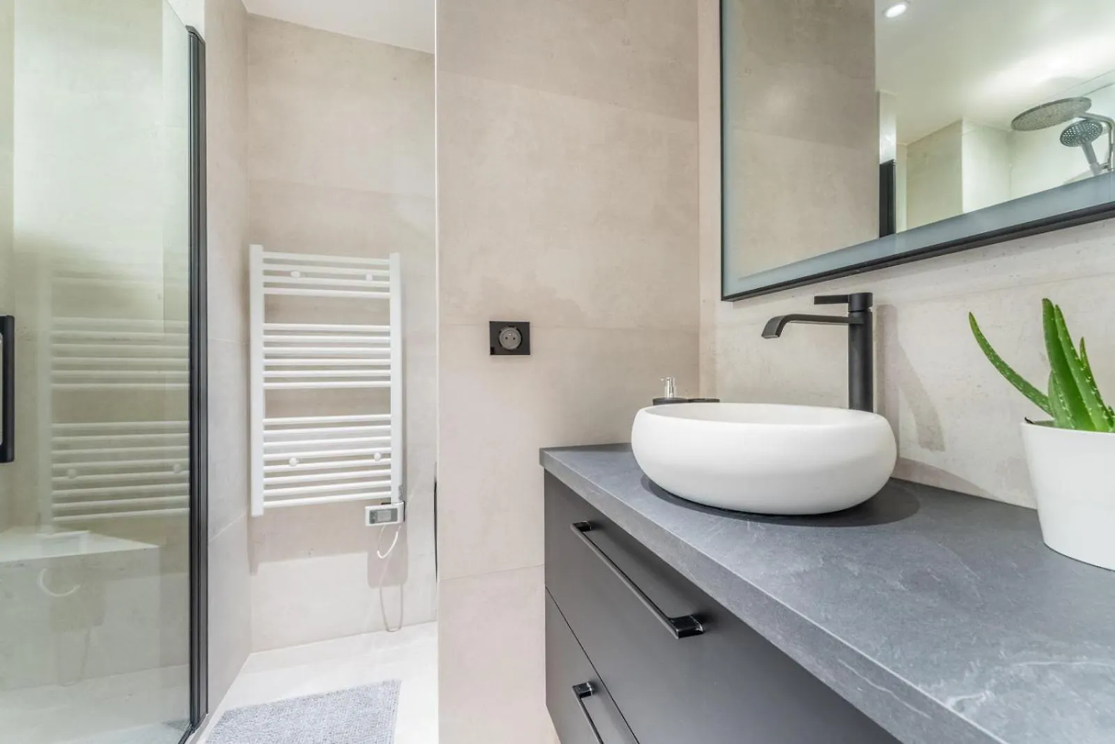 Luxurious Apartment In Center Of Parijs